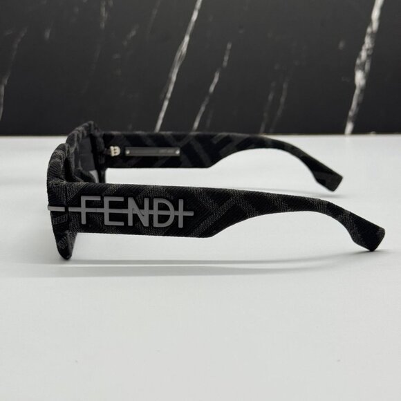 NEW FE40074U 05A FENDI SUNGLASSES BLACK GREY UNISEX EYEWEAR FENDI - Picture 8 of 12